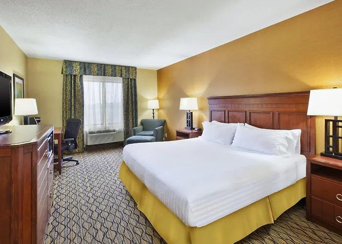 Holiday Inn Express Hotel & Suites - Belleville Area By Ihg