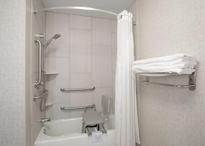 Holiday Inn Express Hotel & Suites Longmont By Ihg