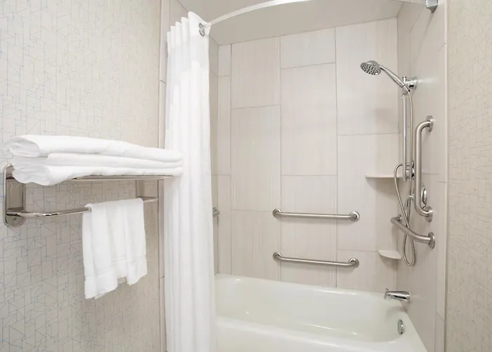 Holiday Inn Express Hotel & Suites Longmont By Ihg
