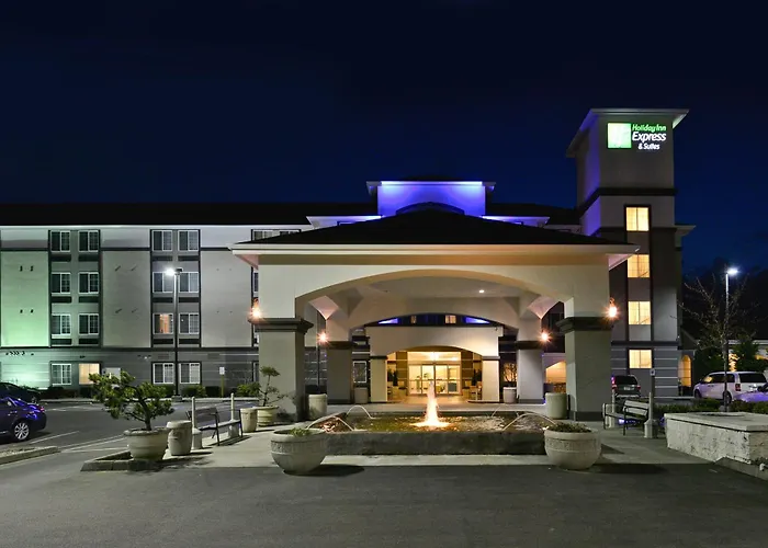 Holiday Inn Express & Suites Tacoma South - Lakewood By Ihg
