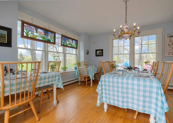 James Place Inn Bed And Breakfast