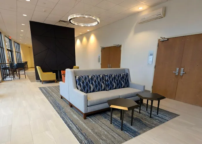 Holiday Inn Express & Suites Carbondale - University Area