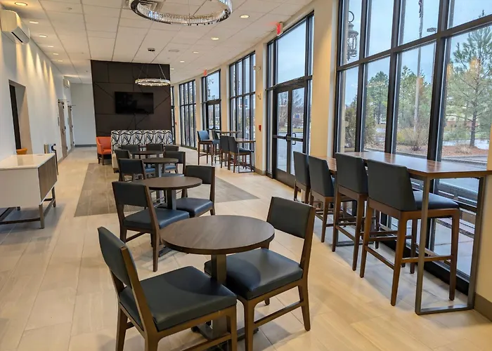 Holiday Inn Express & Suites Carbondale - University Area