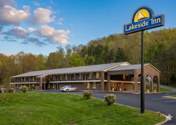 Lakeside Inn