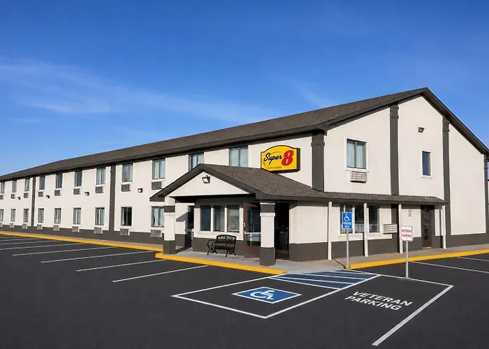 Super 8 By Wyndham Blackwell