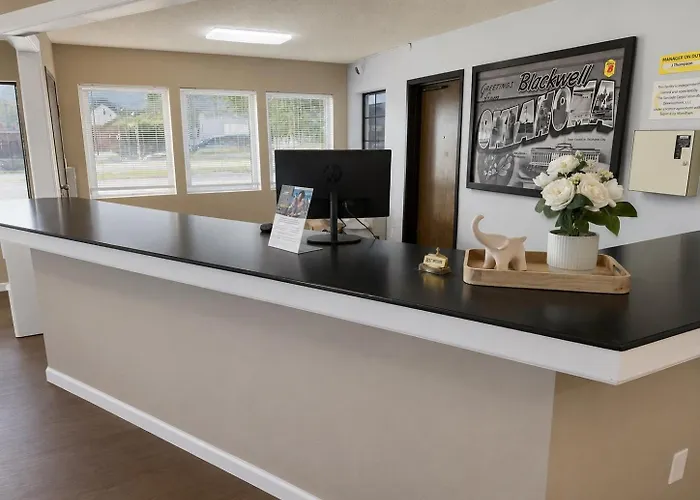Super 8 By Wyndham Blackwell
