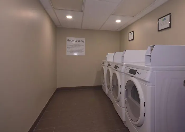 Holiday Inn Express & Suites Fayetteville University Of Arkansas Area By Ihg