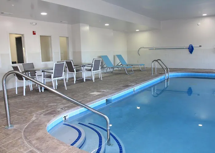 Holiday Inn Express & Suites