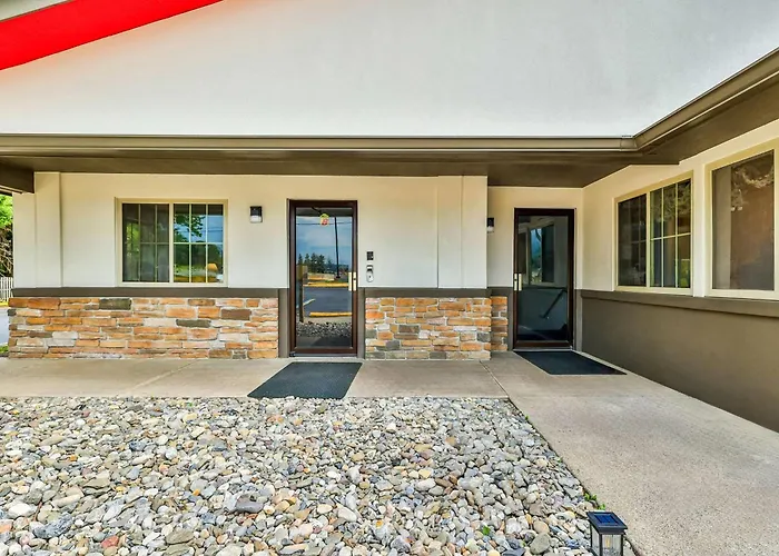 Super 8 By Wyndham East Stroudsburg - Poconos