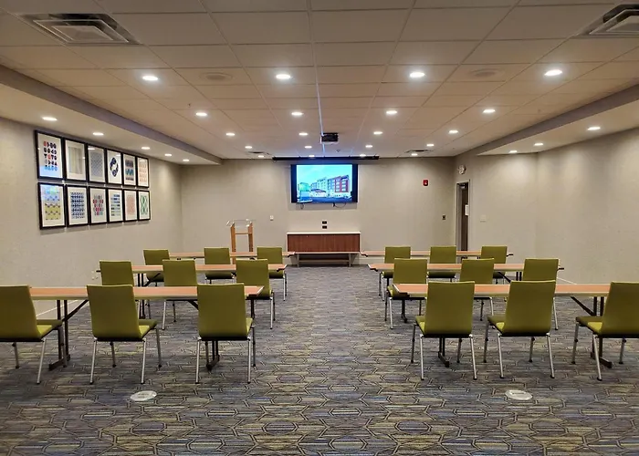 Holiday Inn Express & Suites Sandusky By Ihg