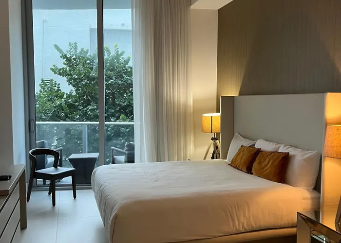 Luxury Beach Resort Beverley Beach