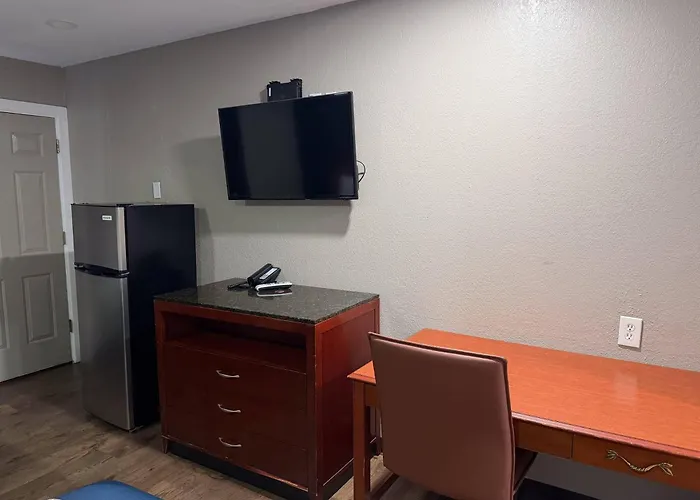 Economy Inn Ada