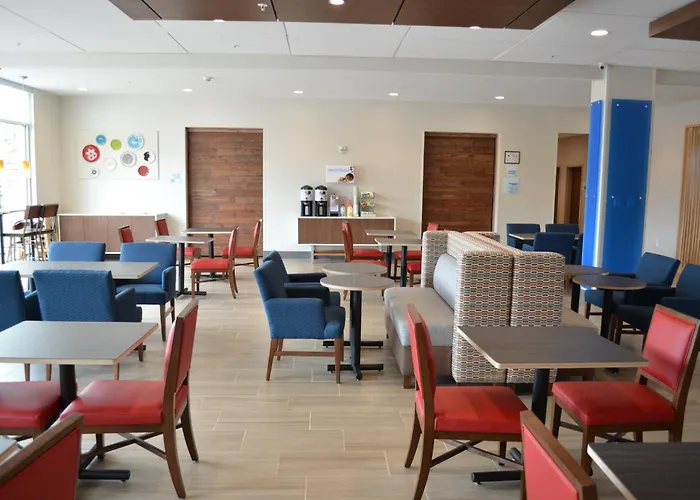 Holiday Inn Express & Suites Raleigh Airport - Brier Creek By Ihg