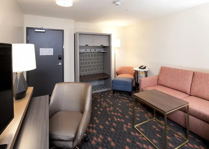 Holiday Inn & Suites Kalamazoo West