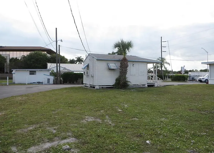 Royal Palms Motel