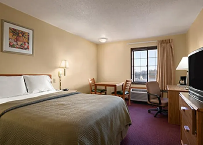 Travelodge Inn & Suites By Wyndham Muscatine