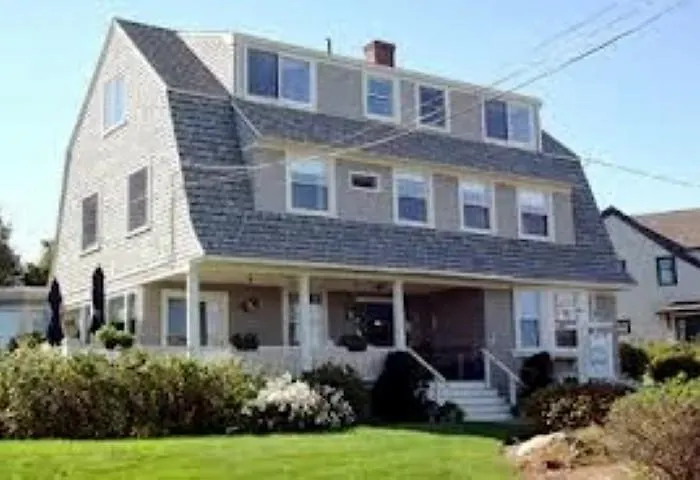Seafarer Inn
