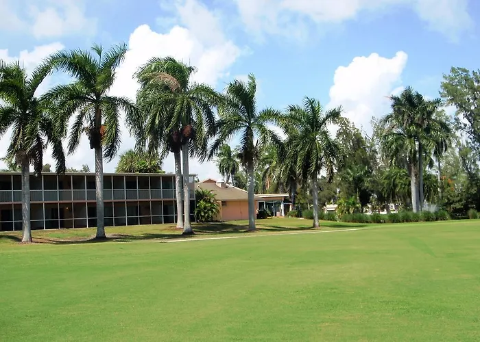 Hollywood Beach Golf Resort