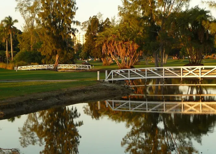 Hollywood Beach Golf Resort
