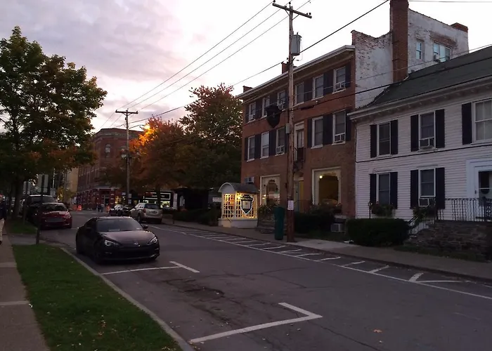The Tunnicliff Inn