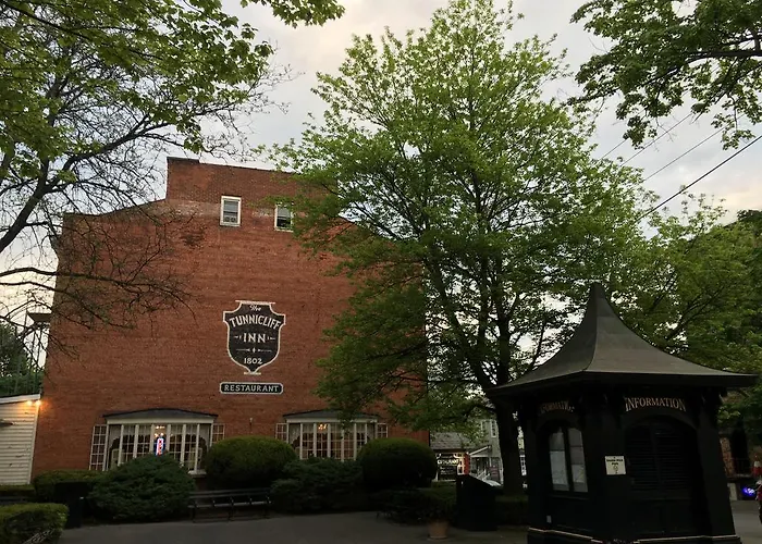 The Tunnicliff Inn