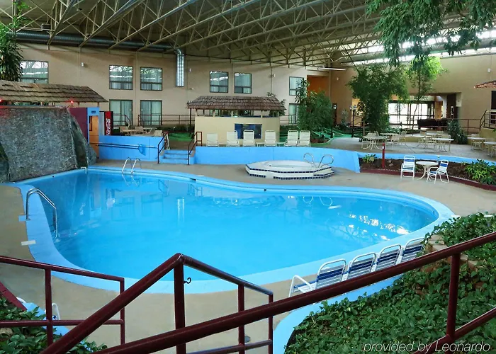 Town House Hotel - Grand Forks