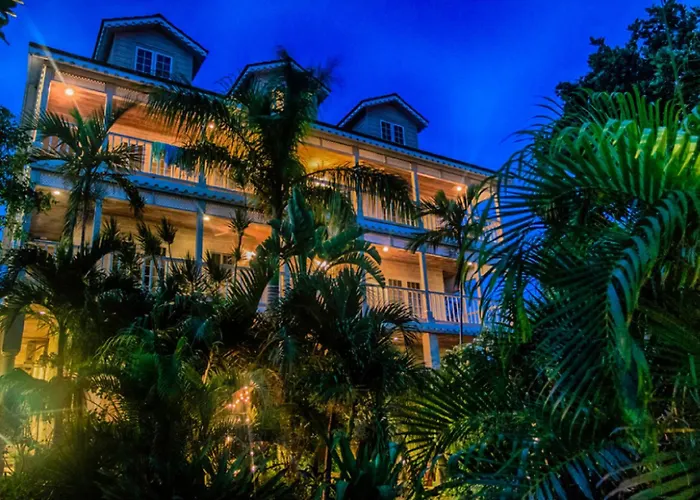 A Stone'S Throw Away Hotel Nassau