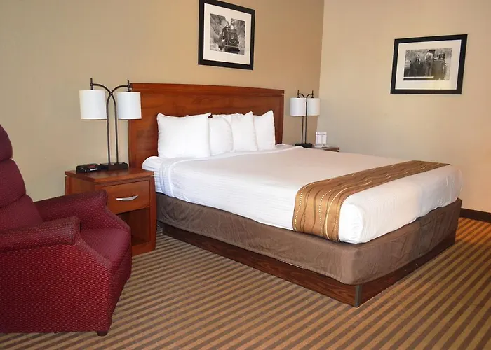 Best Western Hospitality House