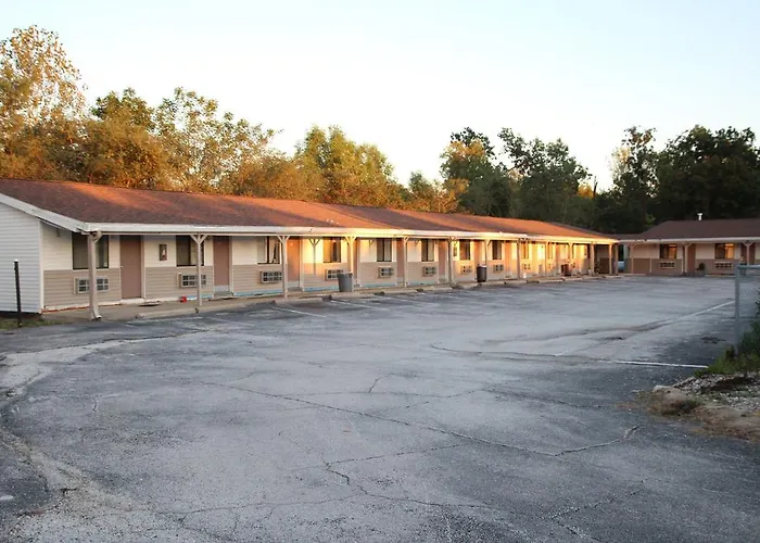 Frontier Motel Kingdom City