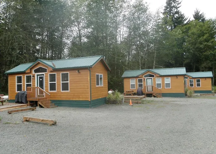 Seaside Camping Resort Cottage 11