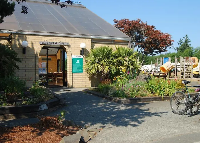 Seaside Camping Resort Cottage 9