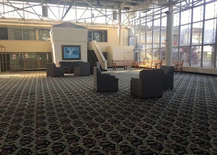 Days Inn By Wyndham Montgomery Near Aum