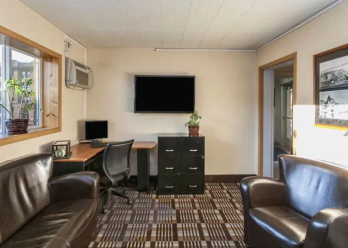 Downtown Duluth Inn