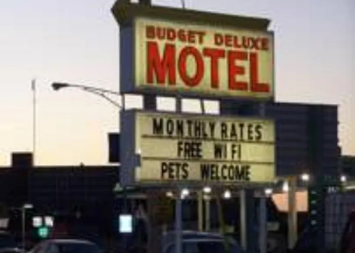 Budget Deluxe Motel