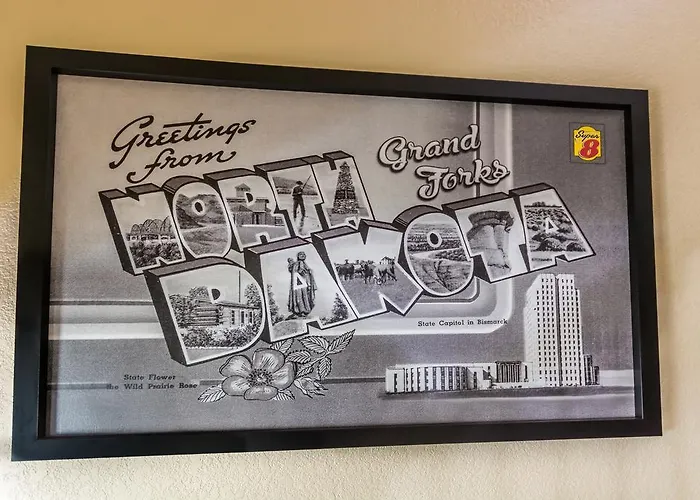 Super 8 By Wyndham Grand Forks
