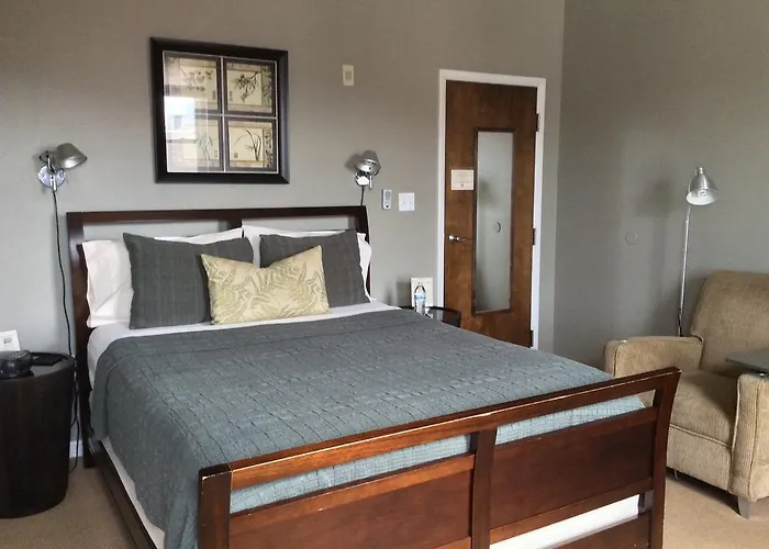 Inn At 2920