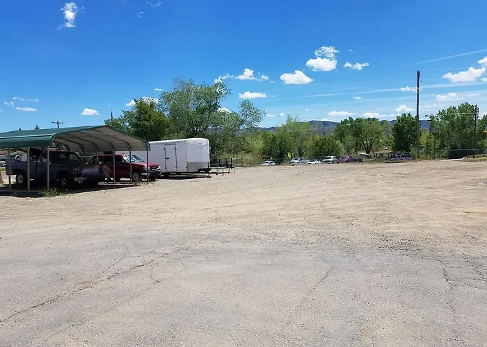 Road Runner Lodge