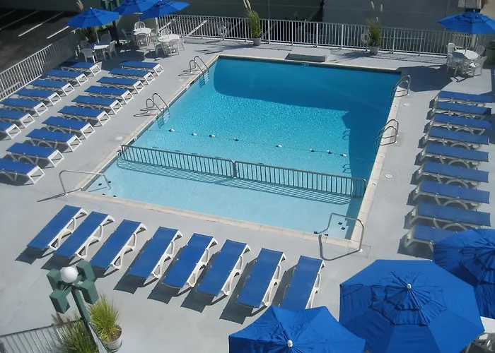 Diplomat Beach Club