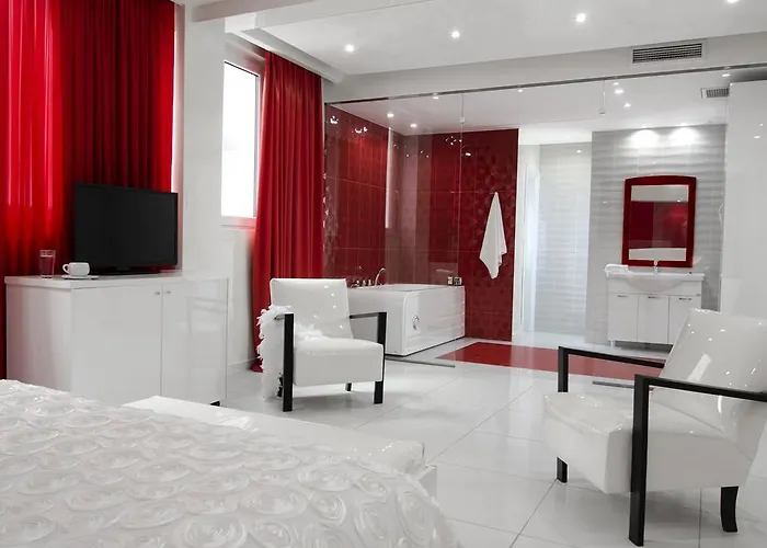 Athens Status Suites