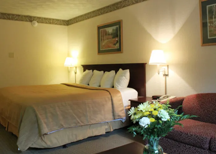 Econo Lodge Akron Gilchrist Road