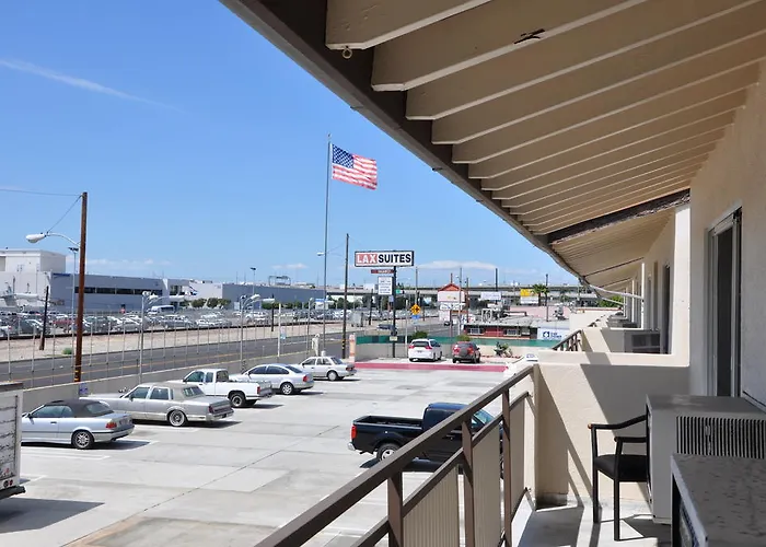 Lax Suites El Segundo