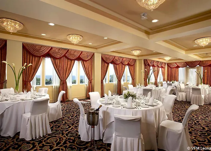 Four Points By Sheraton Toronto Lakeshore