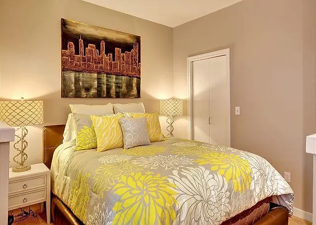 Belltown Court Space Needle Studio Hotel Seattle