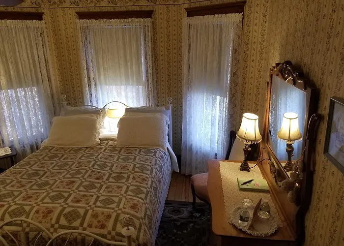 Rose & Thistle Bed & Breakfast Cooperstown