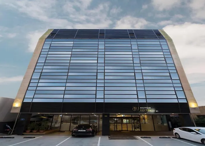 Reve Business Hotel Jeju