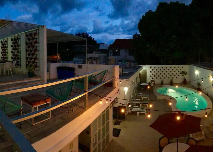 Moloch Hostel & Suites Cancun