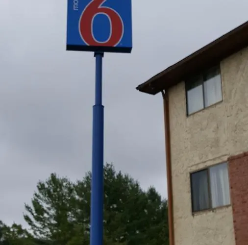 Motel 6 Morehead
