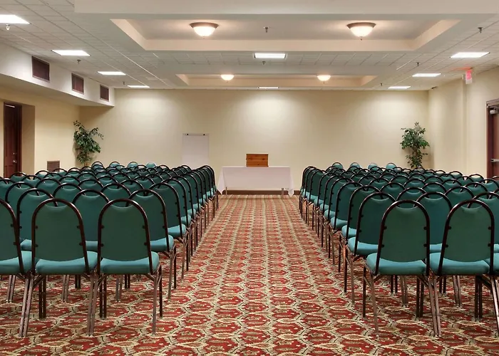 Ramada By Wyndham Asheville / Biltmore West