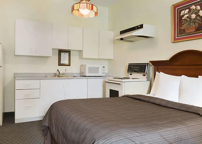 Days Inn By Wyndham Toronto East Beaches