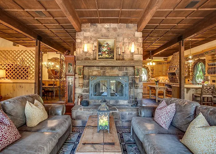 Storybook Riverside Inn Leavenworth